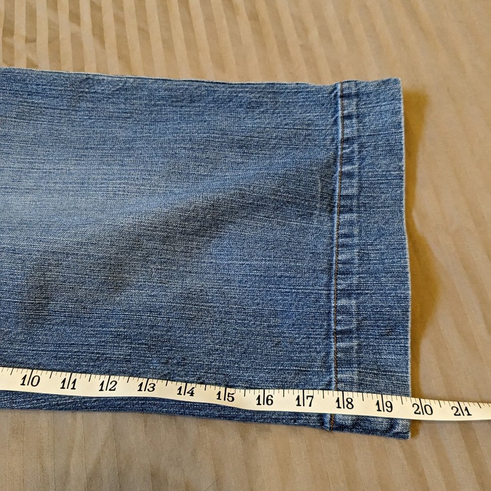 Liz Claiborne Denim Capri Straight Leg Cropped Pant Size 12 - Picture 8 of 10